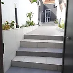 Du *